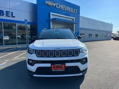Used 2024 Jeep Compass Limited AWD/4WD image 2