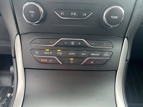 Used 2020 Ford Edge SEL w/ Convenience Package image 14