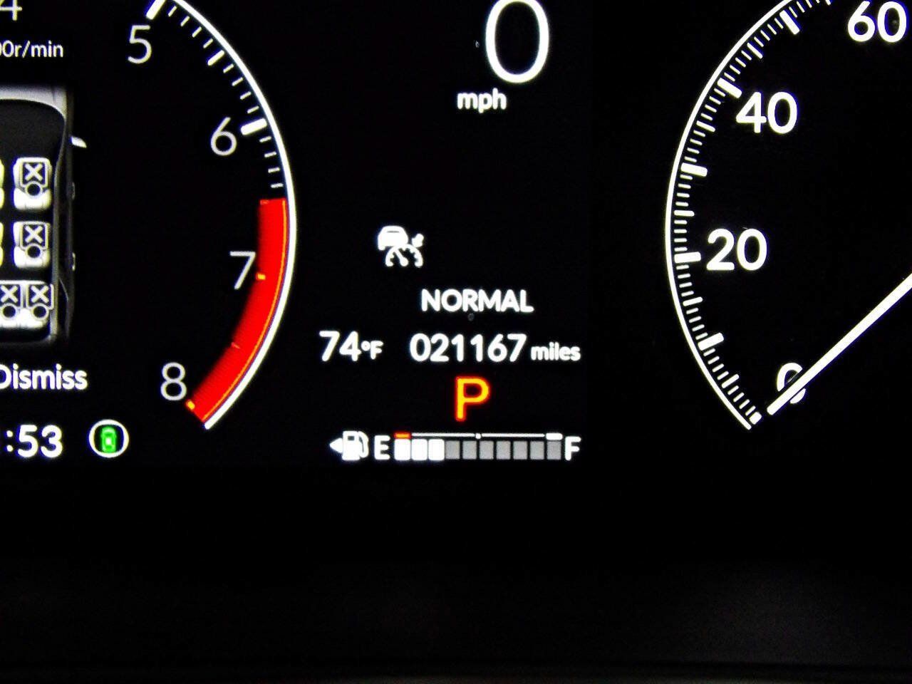 Used 2025 Honda Pilot TrailSport image 16