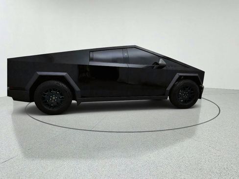 Used 2025 Tesla Cybertruck 2WD Crew Cab image 7