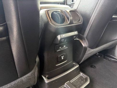 Used 2019 Jeep Wrangler Unlimited Sahara w/ Uconnect 4C Nav & Sound Group AWD/4WD image 22