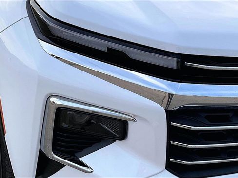 Used 2025 Chevrolet Traverse LT image 33