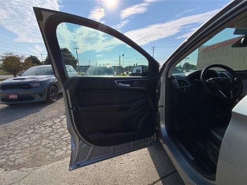 Used 2024 Ford Edge Titanium AWD/4WD image 20
