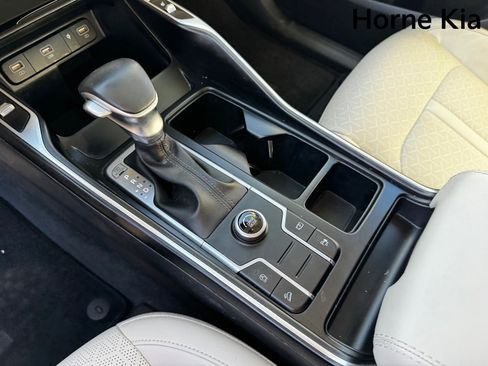 Certified 2023 Kia Sorento S w/ Panoramic Sunroof Package image 22