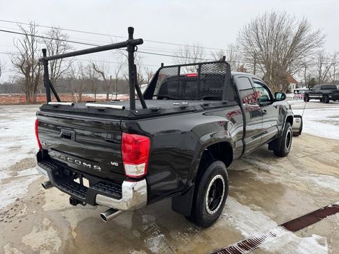 Used 2016 Toyota Tacoma 4x4 Access Cab image 5