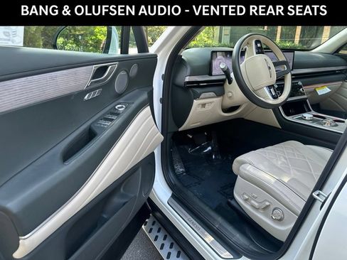 Certified 2026 Genesis GV80 3.5T Prestige AWD/4WD image 6