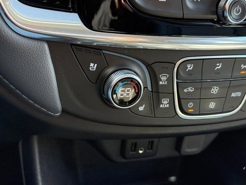 Used 2019 Chevrolet Traverse Premier w/ Driver Confidence II Package image 24