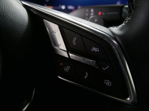 Used 2025 Buick Enclave Avenir image 24