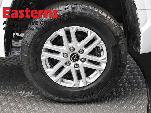 Used 2022 Toyota Tundra SR AWD/4WD image 8
