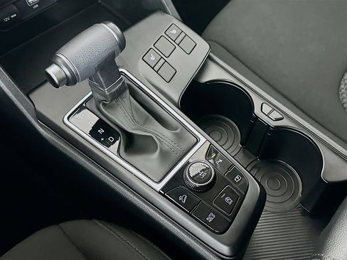 Used 2025 Kia Sportage LX image 23