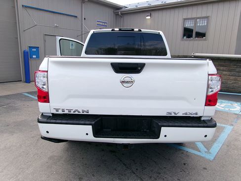 Used 2021 Nissan Titan SV w/ Accessory Utility Package AWD/4WD image 4