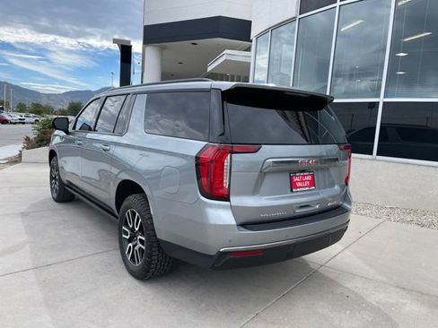 Used 2024 GMC Yukon XL AT4 w/ AT4 Premium Package AWD/4WD image 4
