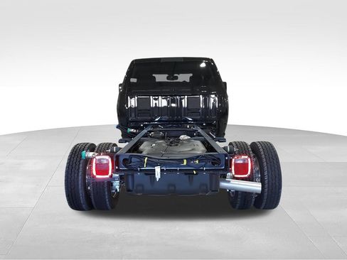 New 2026 RAM 4500 Tradesman w/ Chrome Appearance Group AWD/4WD image 7
