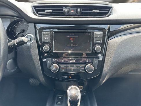 Used 2022 Nissan Rogue Sport SV w/ Technology Package AWD/4WD image 17