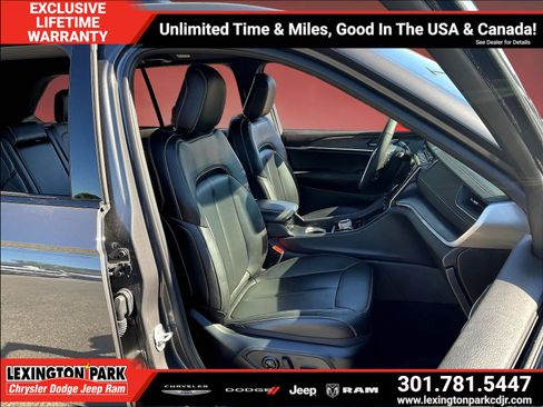 Used 2025 Jeep Grand Cherokee Limited AWD/4WD image 29