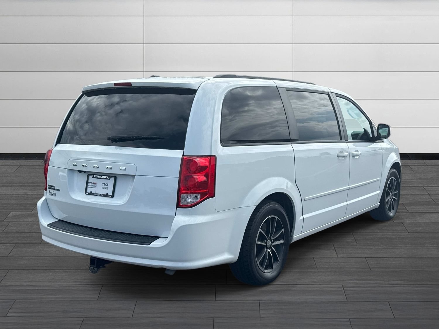 Used 2017 Dodge Grand Caravan SE FWD image 5