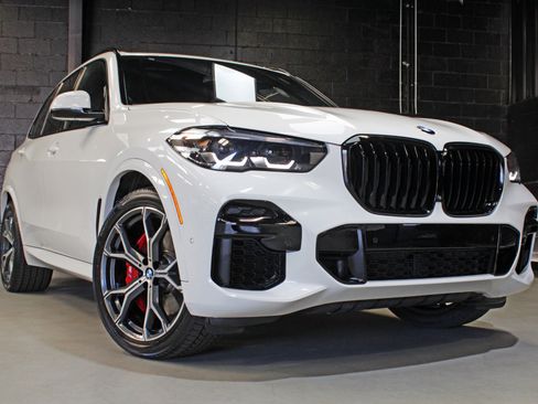 Used 2023 BMW X5 xDrive40i w/ M Sport Package AWD/4WD image 8