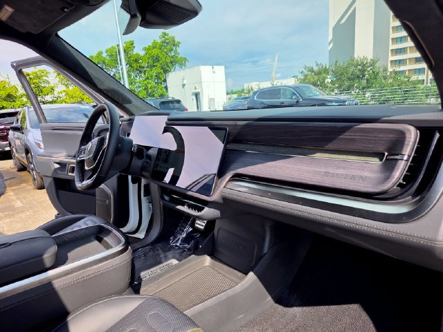 Used 2024 Rivian R1S Adventure Dual AWD/4WD image 27