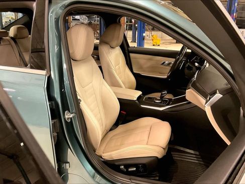 Used 2021 BMW 330i xDrive 330i xDrive w/ Executive Package image 8