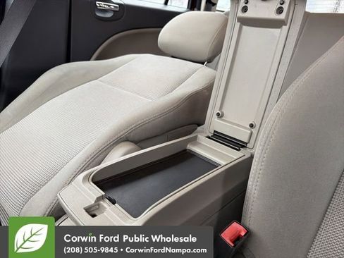 Used 2010 Dodge Caliber SXT image 20