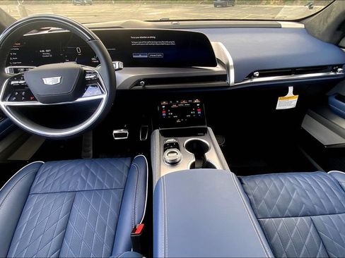 New 2026 Cadillac Vistiq Premium Luxury AWD/4WD image 7