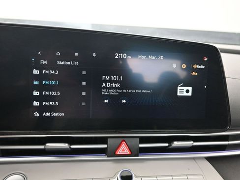 Used 2025 Hyundai Elantra Limited image 29