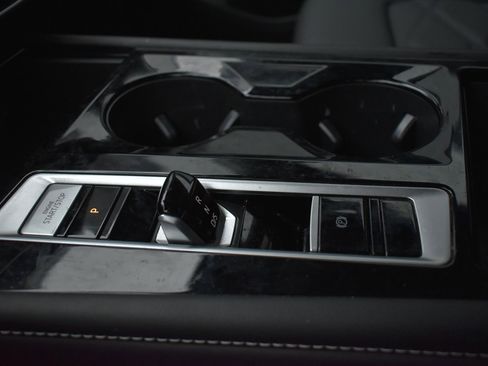 Used 2025 Volkswagen Atlas Cross Sport SE image 27