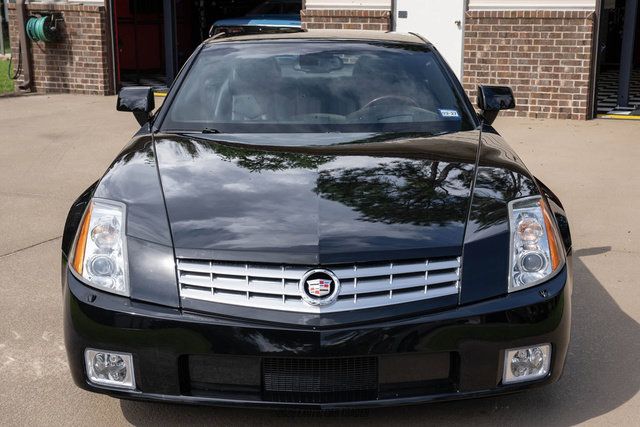 Used 2006 Cadillac XLR RWD image 22