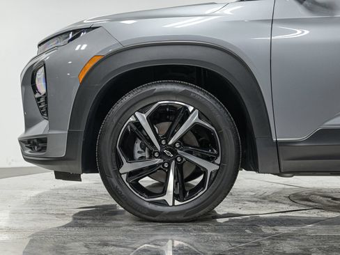 Used 2023 Chevrolet TrailBlazer RS FWD image 3