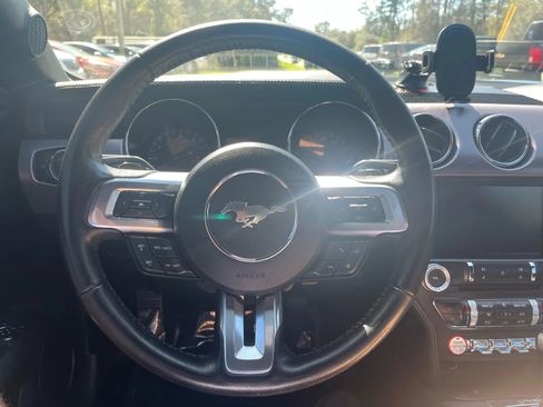 Used 2017 Ford Mustang Coupe image 17