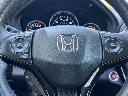 Used 2018 Honda HR-V EX image 17