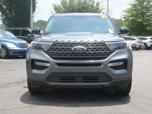 Used 2022 Ford Explorer XLT w/ Equipment Group 202A RWD image 3