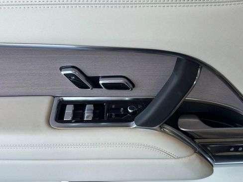 New 2026 Land Rover Range Rover Autobiography AWD/4WD image 13