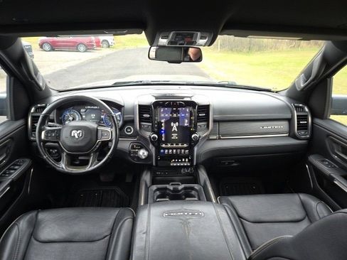 Used 2019 RAM 1500 Limited w/ Body Color Bumper Group image 8