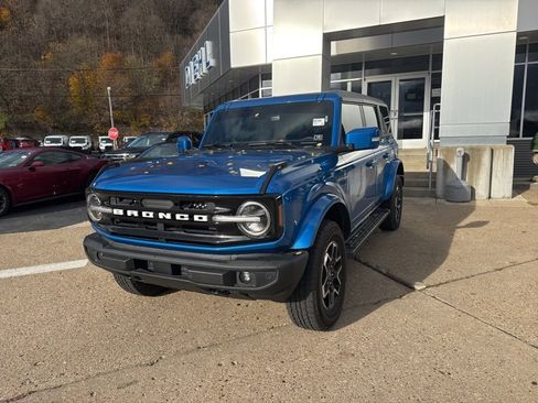 Used 2024 Ford Bronco Outer Banks image 3