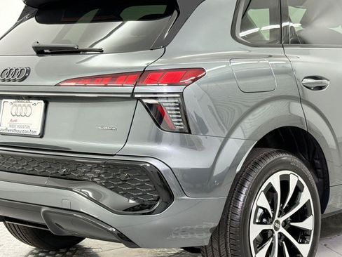 New 2026 Audi Q3 quattro 2.0T w/ Driver Assistance Package AWD/4WD image 12