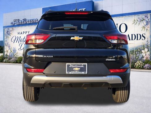 New 2026 Chevrolet TrailBlazer LT w/ LT Cold Weather Package FWD image 8