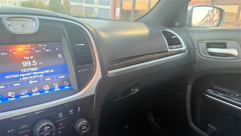 Used 2014 Chrysler 300 C AWD/4WD image 28