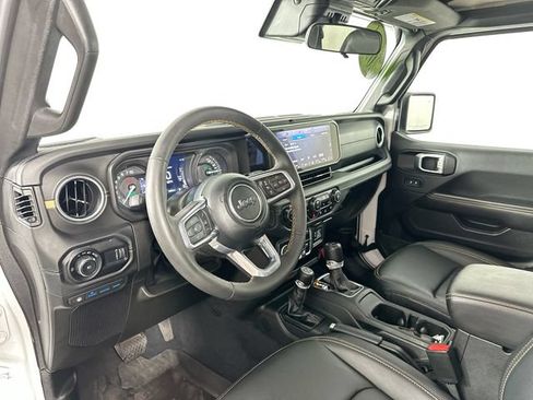 Used 2024 Jeep Wrangler Unlimited Sahara w/ Safety Group AWD/4WD image 19