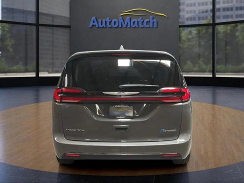 Used 2022 Chrysler Pacifica Limited FWD image 10