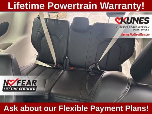 Used 2024 Chrysler Pacifica Touring-L FWD image 23