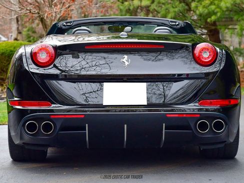 Used 2016 Ferrari California T image 5