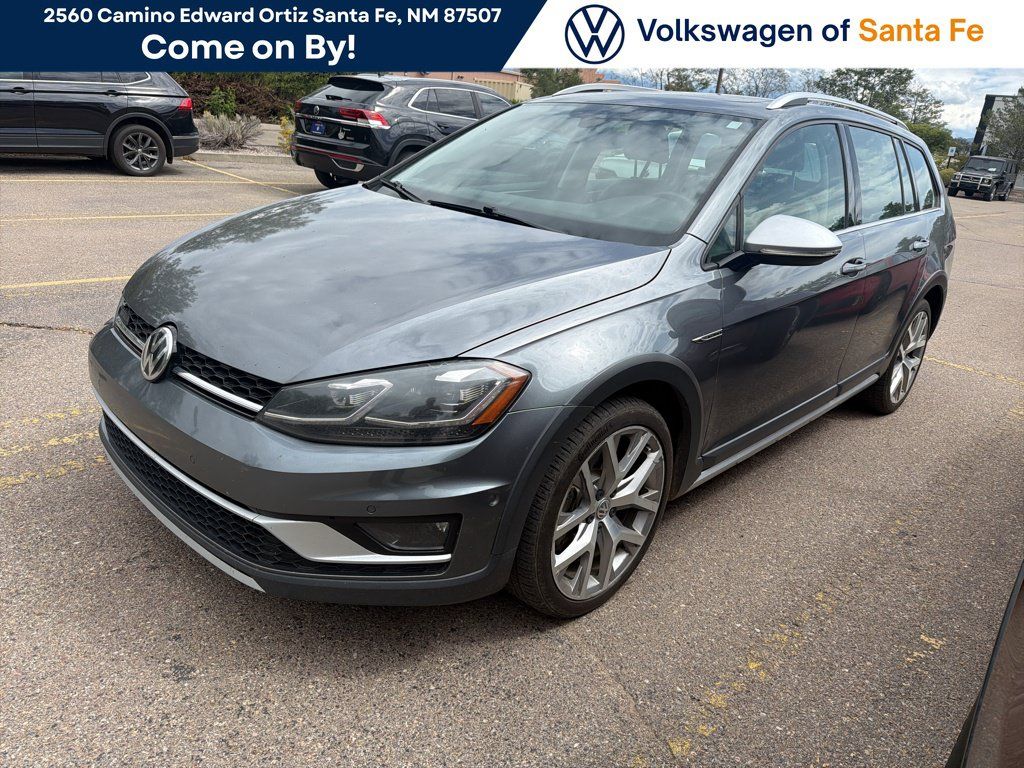 Used 2019 Volkswagen Golf Alltrack S AWD/4WD image 1