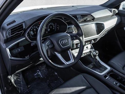 Used 2025 Audi Q3 2.0T Premium image 10