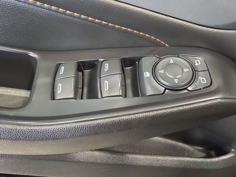 Used 2021 Chevrolet Traverse LT FWD image 17