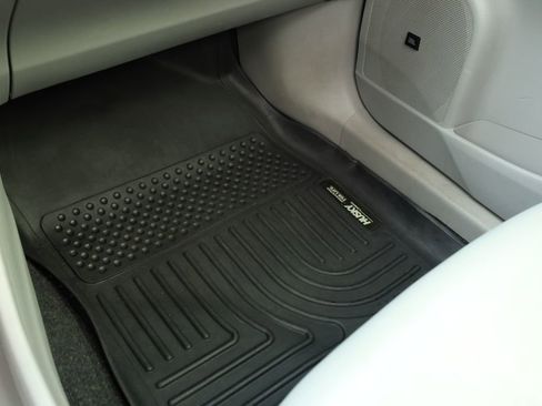 Used 2017 Toyota Prius V Five image 27