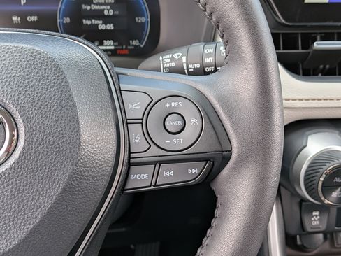 Used 2025 Toyota RAV4 Limited w/ Advanced Technology Package image 29