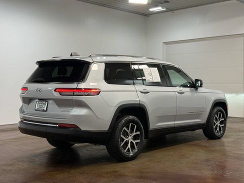 Used 2023 Jeep Grand Cherokee L Limited AWD/4WD image 24