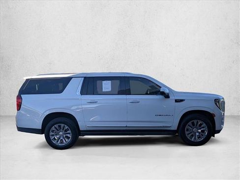 Used 2023 GMC Yukon XL Denali w/ Max Trailering Package AWD/4WD image 4