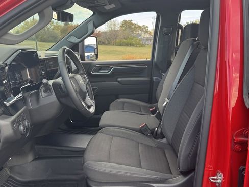 Used 2024 Chevrolet Silverado 2500 LT w/ Convenience Package image 11